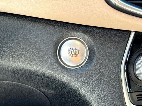 Used 2020 Hyundai Santa Fe Limited image 21