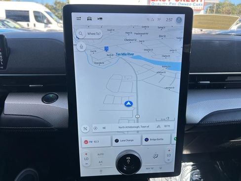 Used 2022 Ford Mustang Mach-E Select image 19