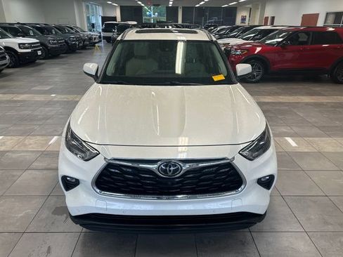 Used 2021 Toyota Highlander Limited AWD/4WD image 18
