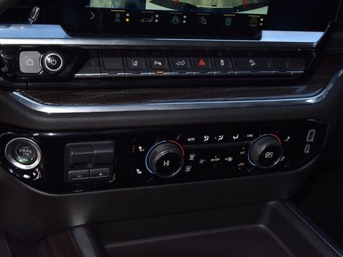 Used 2025 Chevrolet Silverado 2500 LT w/ Safety Package image 29