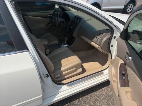 Used 2012 Nissan Altima 2.5 SL w/ 2.5SL Pkg FWD image 10