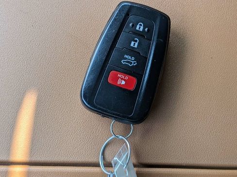 Used 2023 Toyota Highlander Platinum FWD image 37