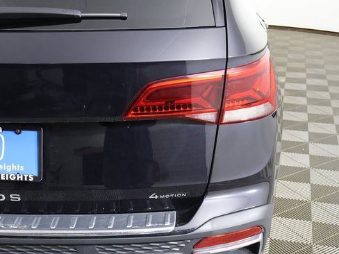 Used 2023 Volkswagen Taos SE w/ Panoramic Sunroof Package image 16