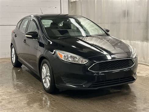 Used 2016 Ford Focus SE w/ SE Cold Weather Package image 27