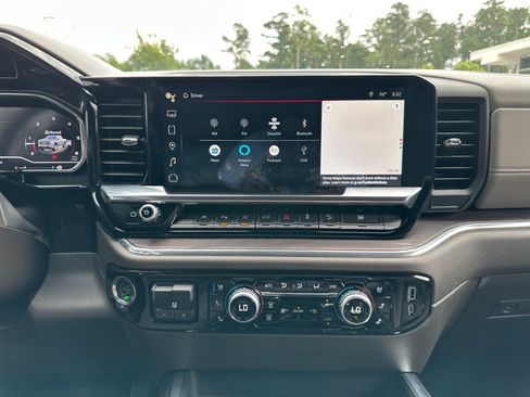 Used 2024 GMC Sierra 1500 SLT w/ SLT Premium Plus Package AWD/4WD image 18