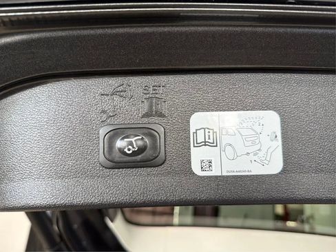 Used 2017 Ford Escape Titanium w/ Equipment Group 301A image 14