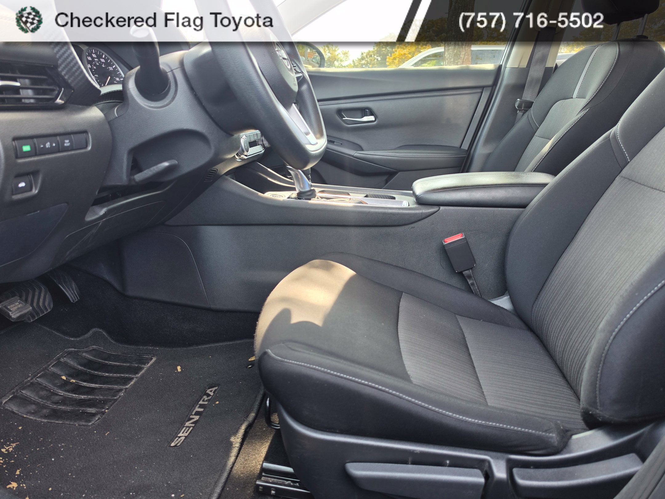 Used 2024 Nissan Sentra SV FWD image 8