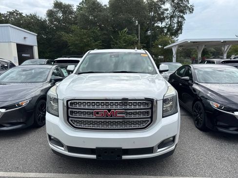 Used 2017 GMC Yukon SLT RWD image 2
