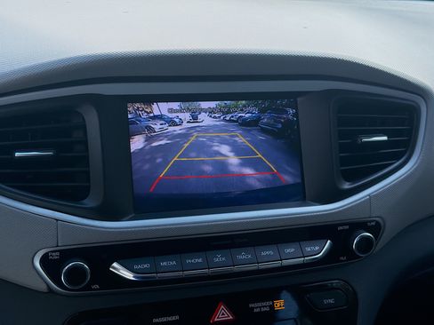 Used 2018 Hyundai Ioniq SEL FWD image 10