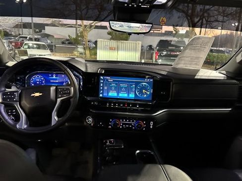 Used 2024 Chevrolet Silverado 1500 LTZ w/ LTZ Premium Package image 15