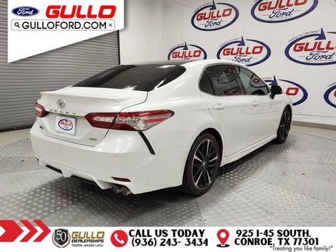 Used 2018 Toyota Camry XSE image 7