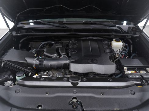 Used 2014 Toyota 4Runner SR5 Premium image 31