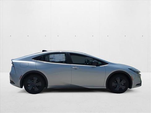 New 2026 Toyota Prius Plug-In Hybrid FWD image 4