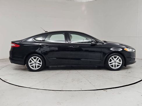 Used 2016 Ford Fusion SE FWD image 7