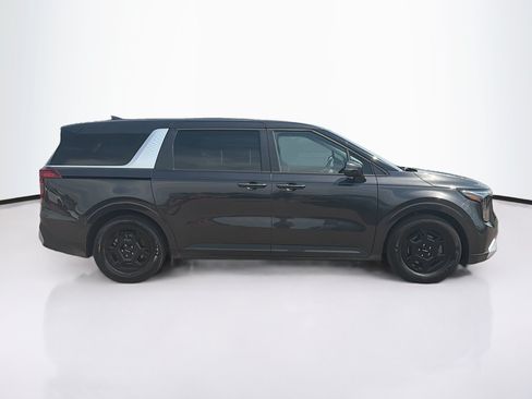 Used 2026 Kia Carnival FWD image 10