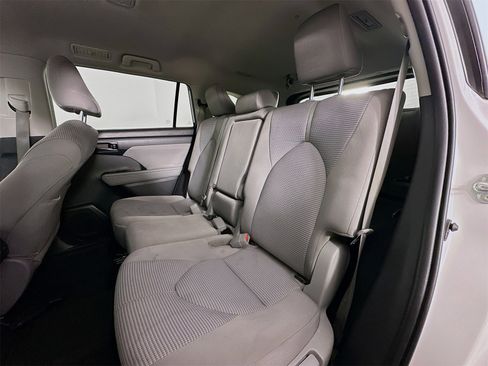 Certified 2020 Toyota Highlander LE image 23