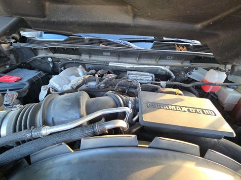 Used 2022 Chevrolet Silverado 2500 LT w/ Midnight Edition AWD/4WD image 9