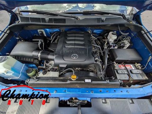 Used 2017 Toyota Tundra SR5 w/ SR5 Upgrade Package RWD image 16