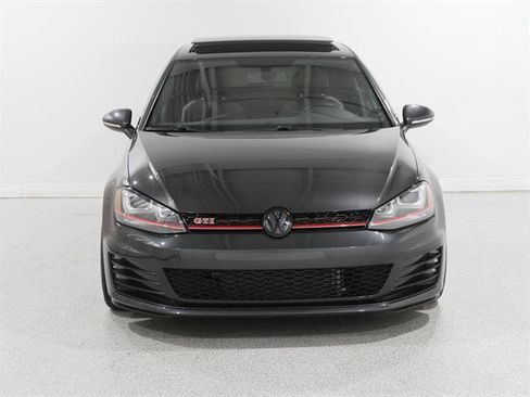 Used 2017 Volkswagen GTI SE image 2