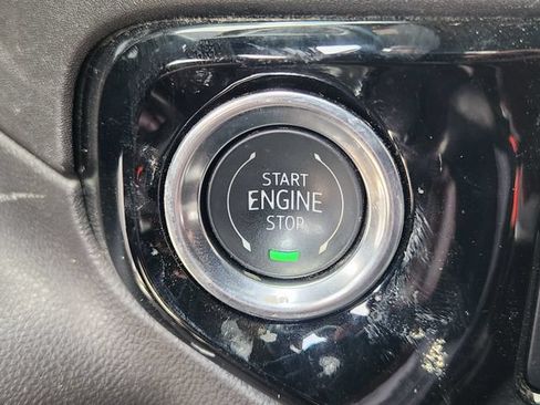 Used 2025 GMC Sierra 1500 SLT RWD image 19