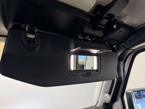 Used 2022 Jeep Wrangler Unlimited Sahara AWD/4WD image 29