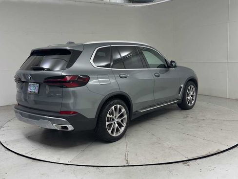 Used 2024 BMW X5 xDrive40i w/ Premium Package AWD/4WD image 2