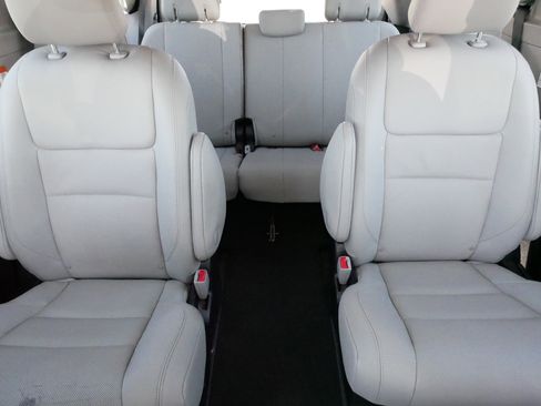 Used 2020 Toyota Sienna Limited Premium AWD/4WD image 13