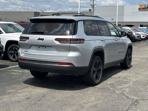 Used 2023 Jeep Grand Cherokee L Laredo AWD/4WD image 4