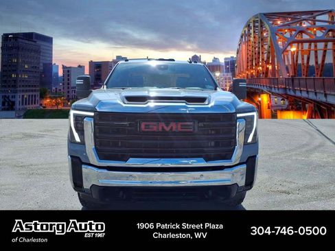 Used 2025 GMC Sierra 2500 Pro w/ 1SA Pro Safety Plus Package AWD/4WD image 8