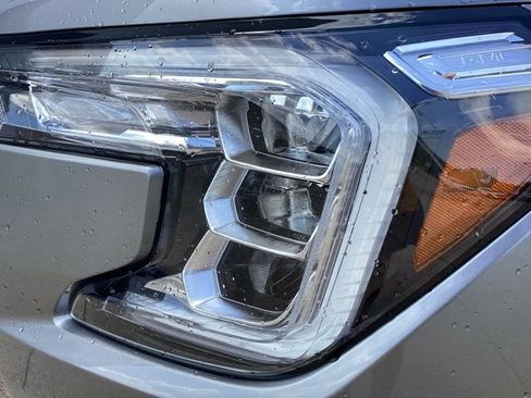 Used 2023 GMC Terrain SLT AWD/4WD image 5