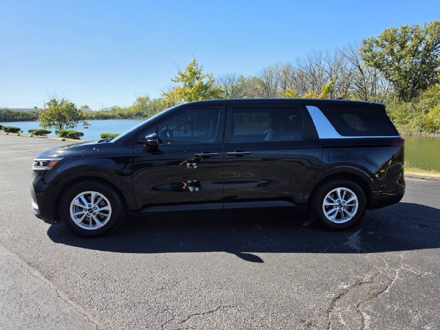Used 2022 Kia Carnival LX FWD image 10