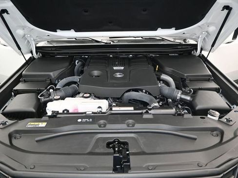 Used 2024 Lexus GX 550 w/ Accessory Package (31) image 20