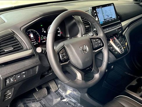 Used 2025 Honda Odyssey Touring image 13