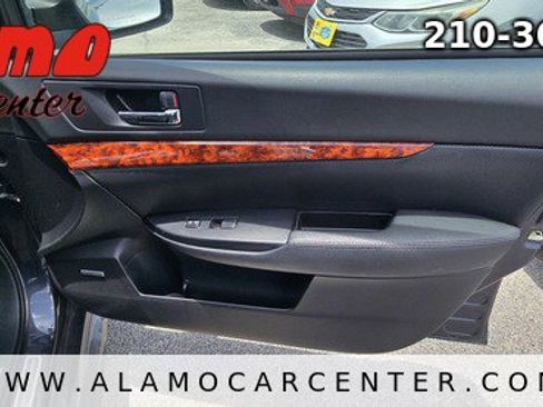 Used 2012 Subaru Legacy 2.5i Limited w/ Illumination Pkg 2 AWD/4WD image 17
