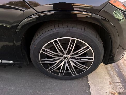 Certified 2023 Mercedes-Benz EQS 580 4MATIC SUV image 5