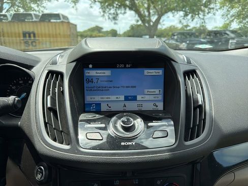 Used 2019 Ford Escape Titanium image 11