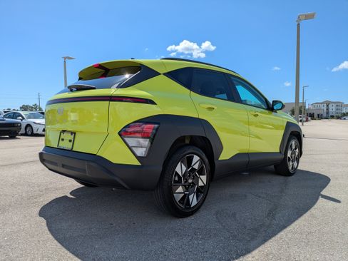 Used 2024 Hyundai Kona SEL FWD image 4
