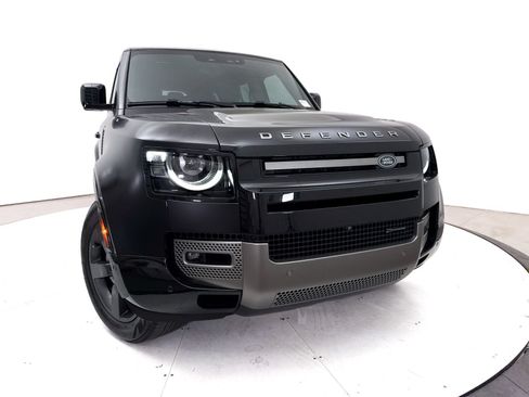 Used 2023 Land Rover Defender 130 X-Dynamic SE AWD/4WD image 8