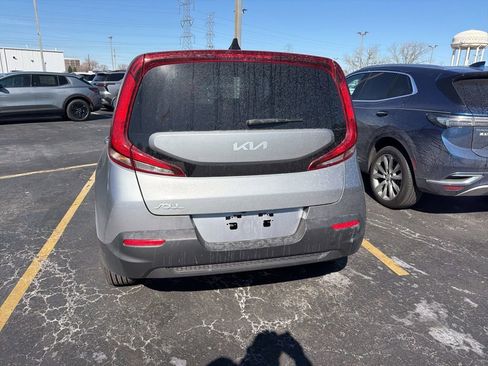 Used 2022 Kia Soul LX w/ Technology Package image 3