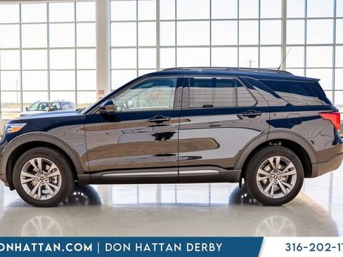 Used 2023 Ford Explorer XLT w/ Equipment Group 202A AWD/4WD image 2