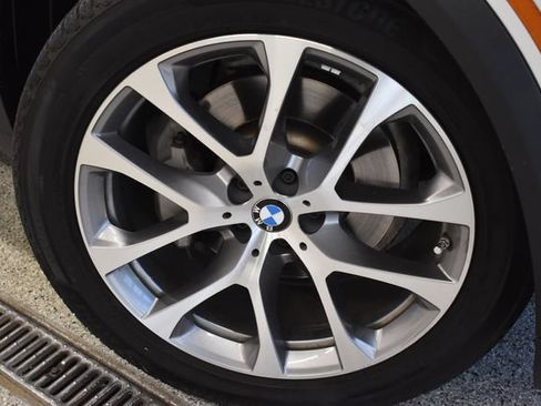 Used 2019 BMW X5 xDrive40i w/ Convenience Package AWD/4WD image 29