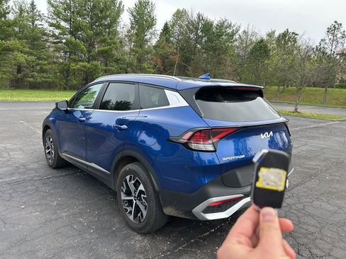 Used 2025 Kia Sportage EX image 5
