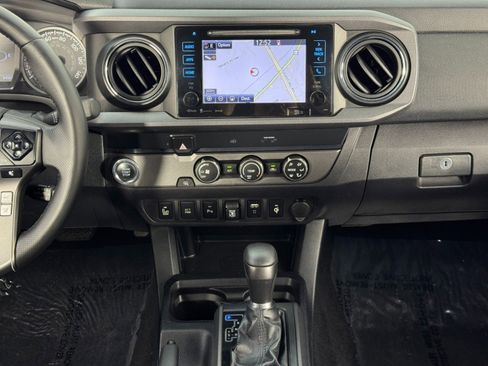 Used 2019 Toyota Tacoma TRD Sport w/ Technology Package image 22
