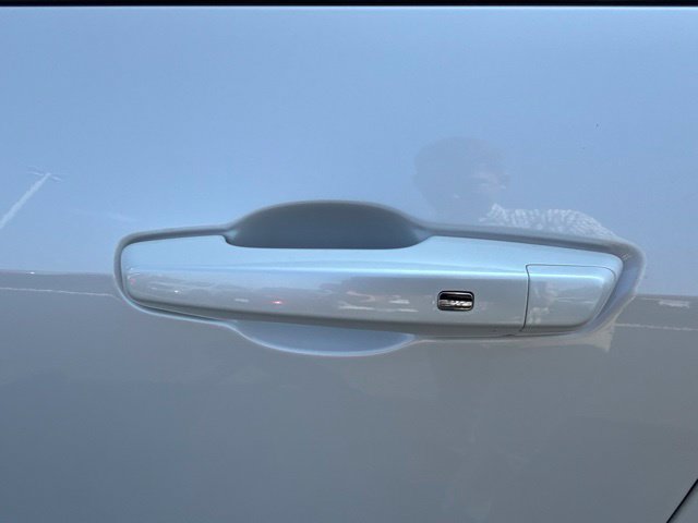 Used 2025 Buick Enclave Sport Touring w/ Super Cruise Package FWD image 11