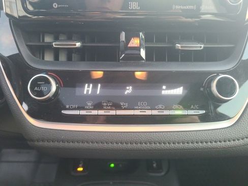 Used 2020 Toyota Corolla XSE image 28