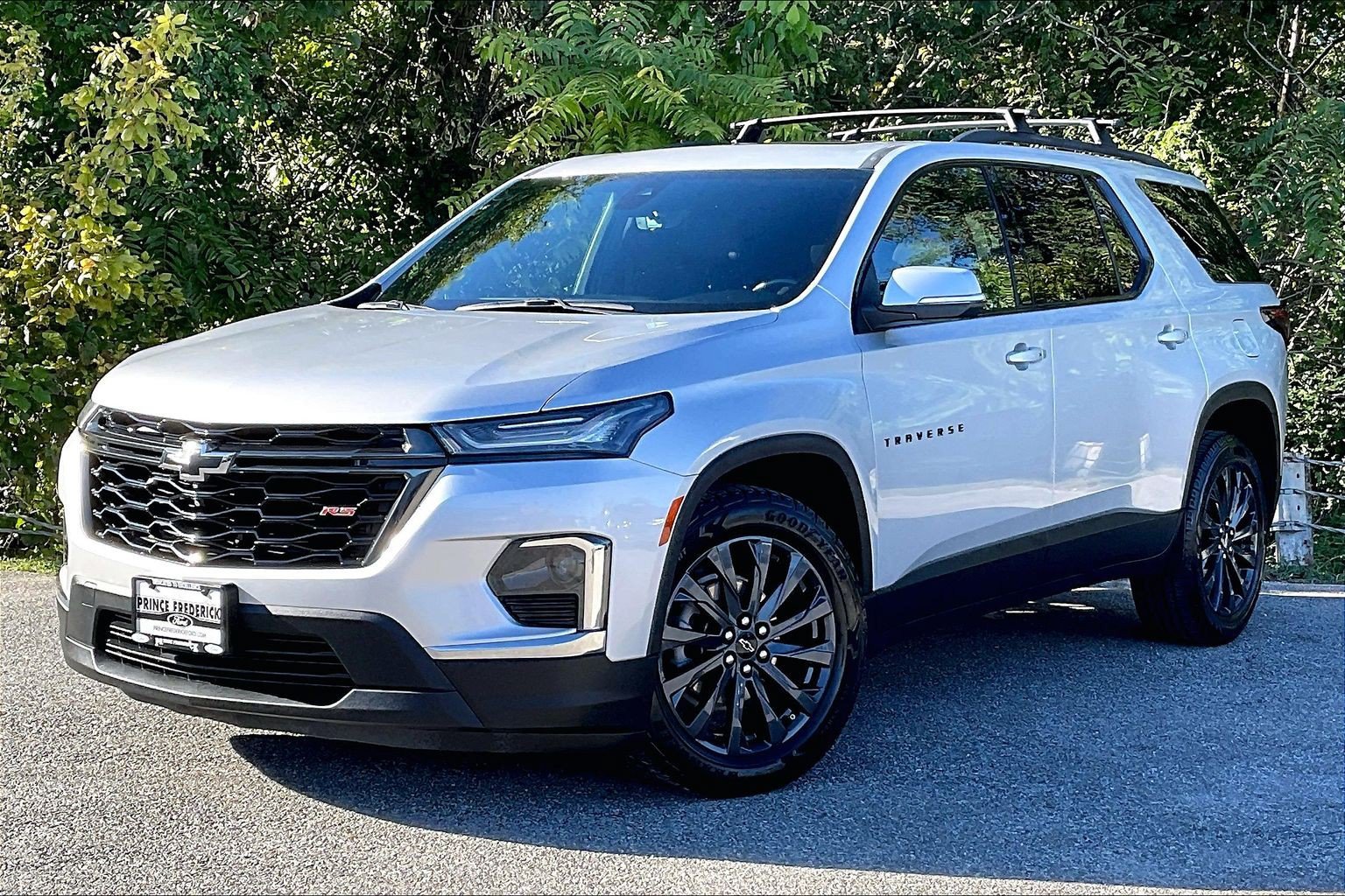 Used 2022 Chevrolet Traverse RS w/ LPO, Floor Liner Package AWD/4WD image 3