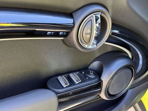 Used 2024 MINI Cooper S w/ Signature Upholstery Package FWD image 15