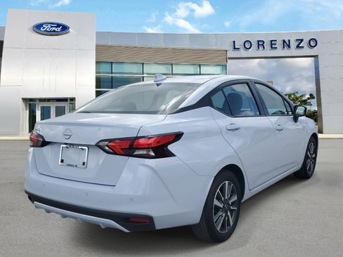 Used 2025 Nissan Versa SV image 5