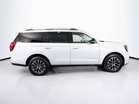 Used 2025 Ford Expedition Platinum AWD/4WD image 12