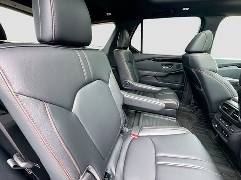 Certified 2024 Honda Pilot TrailSport image 33
